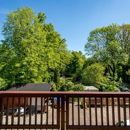 Mit 123qm Fuer 8 Personen Mit Sehr Grossem Garten, Einfache Innen-ausstattung * Lipsia