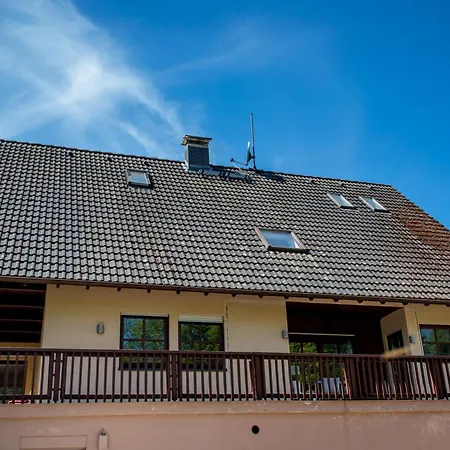 Mit 123qm Fuer 8 Personen Mit Sehr Grossem Garten, Einfache Innen-ausstattung Appartamento